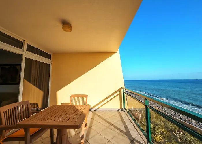 Tranquil Beachside Stay - Atlantic Gardens Beach