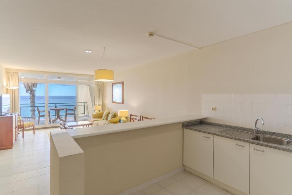 Tranquil Beachside - Atlantic Gardens Apartamento